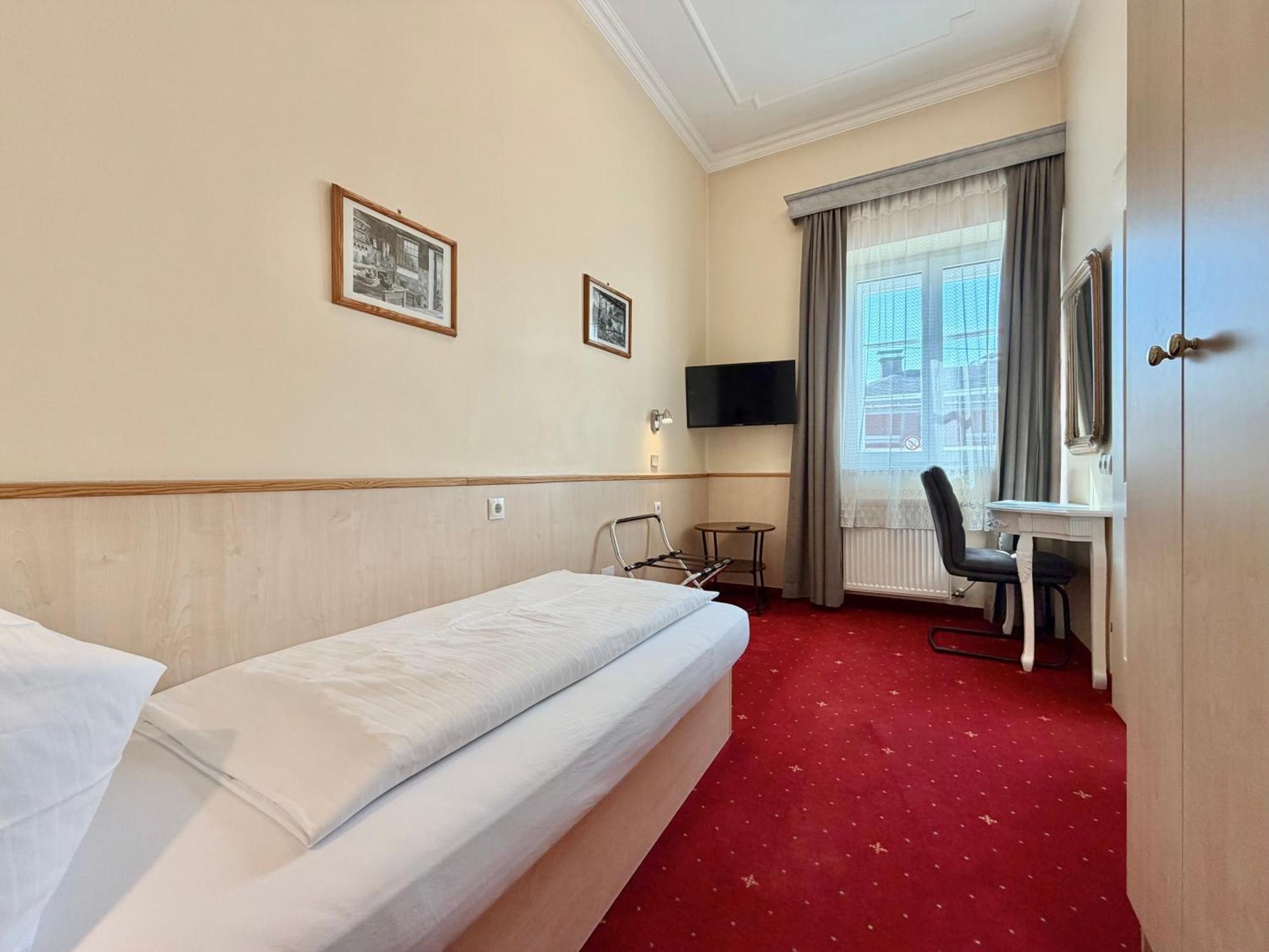Small Single Room