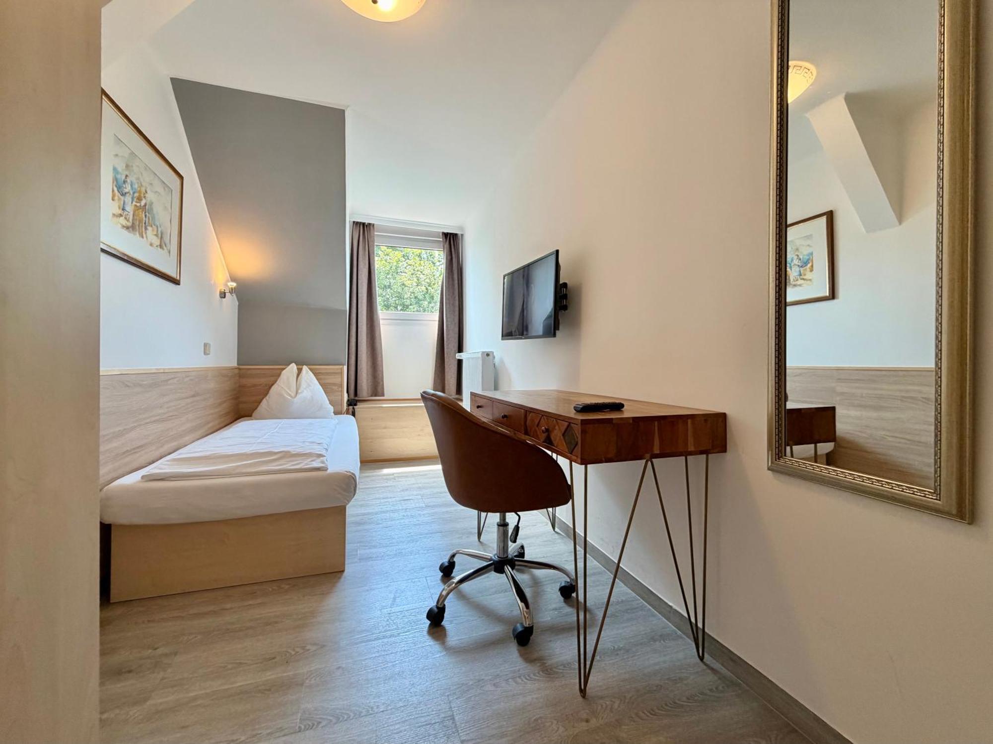 Small Single Room