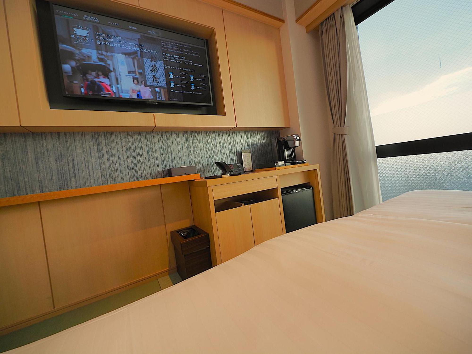 Deluxe Hollywood Twin Room Non Smoking