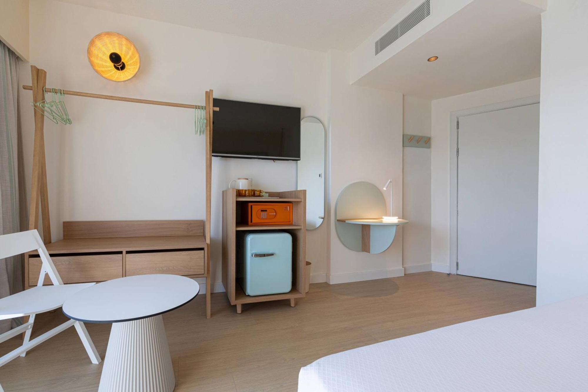 Superior Room Lateral Sea View