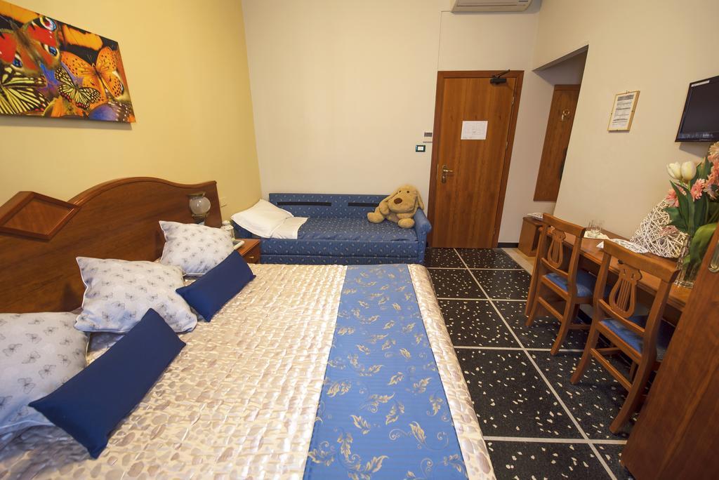 Doppel- oder Zweibettzimmer