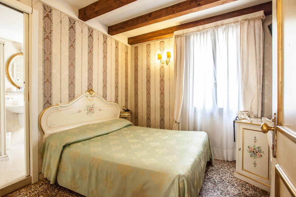 Habitación Doble Pequeña