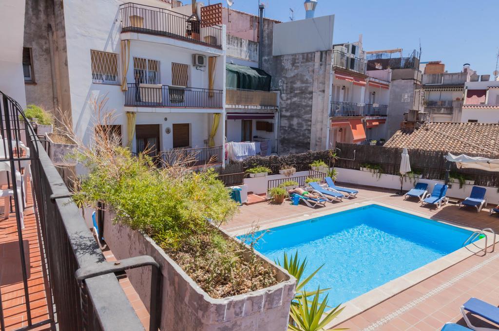 Double or Twin Room Pool View