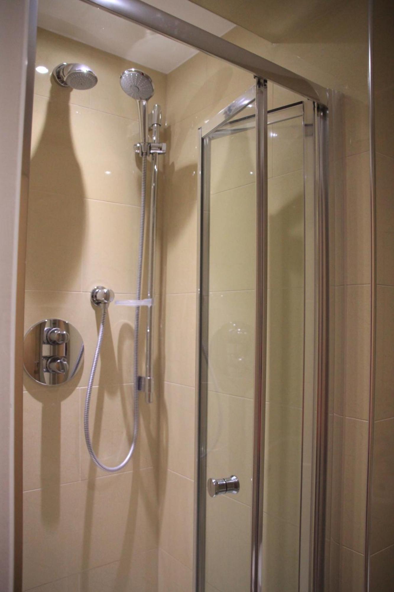 Chambre Simple avec Salle de Bains Privative - Côté Ville