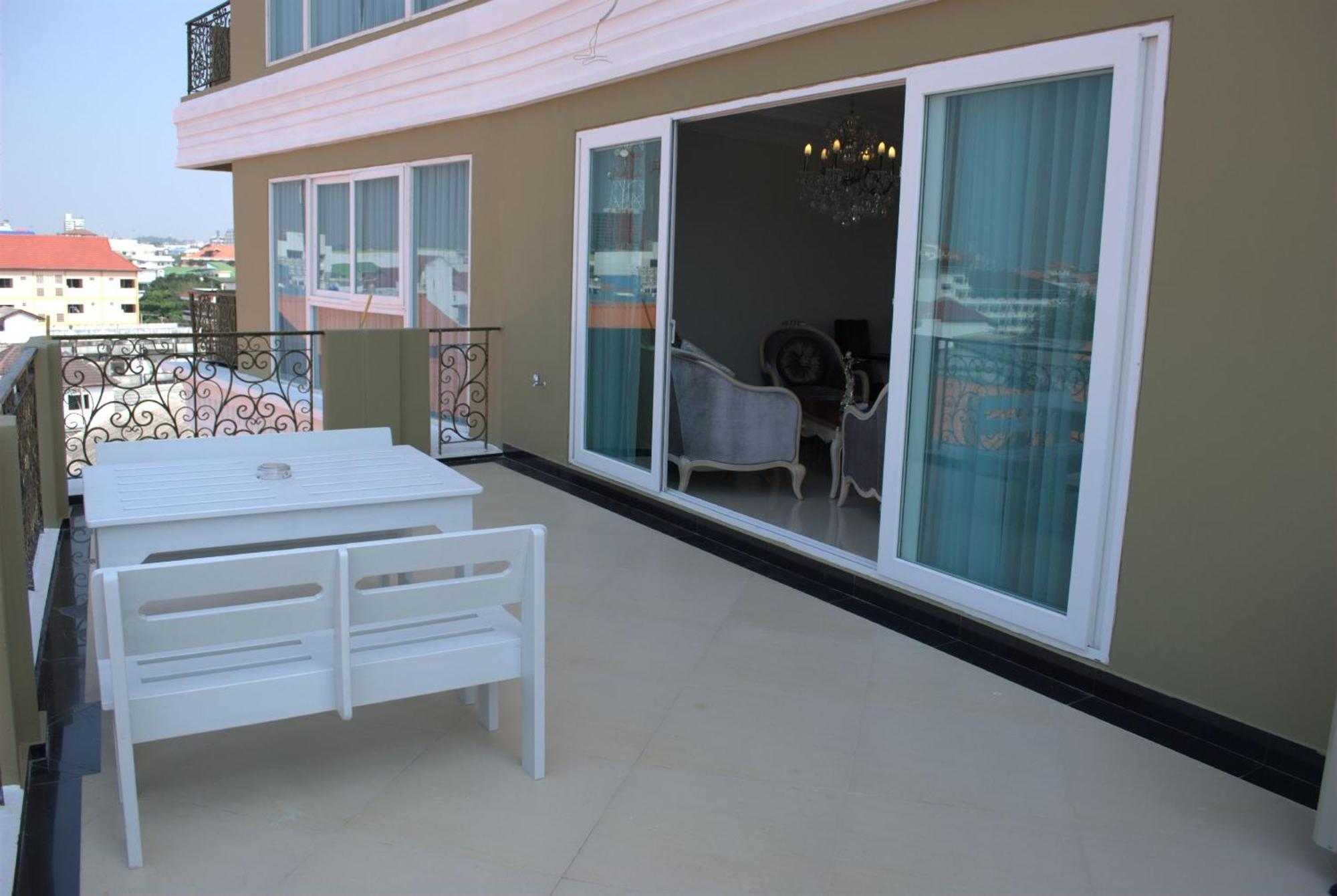 Suite con 1 Camera da Letto e Balcone