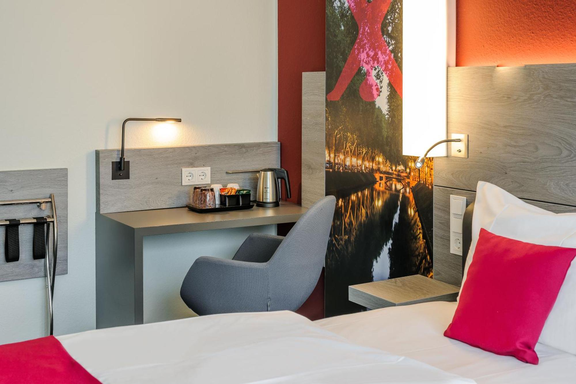 Standard Single Room,580849356:JPEG