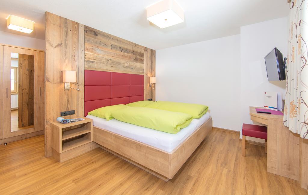 Two-Bedroom Apartment (5 Adults),377091010:JPEG