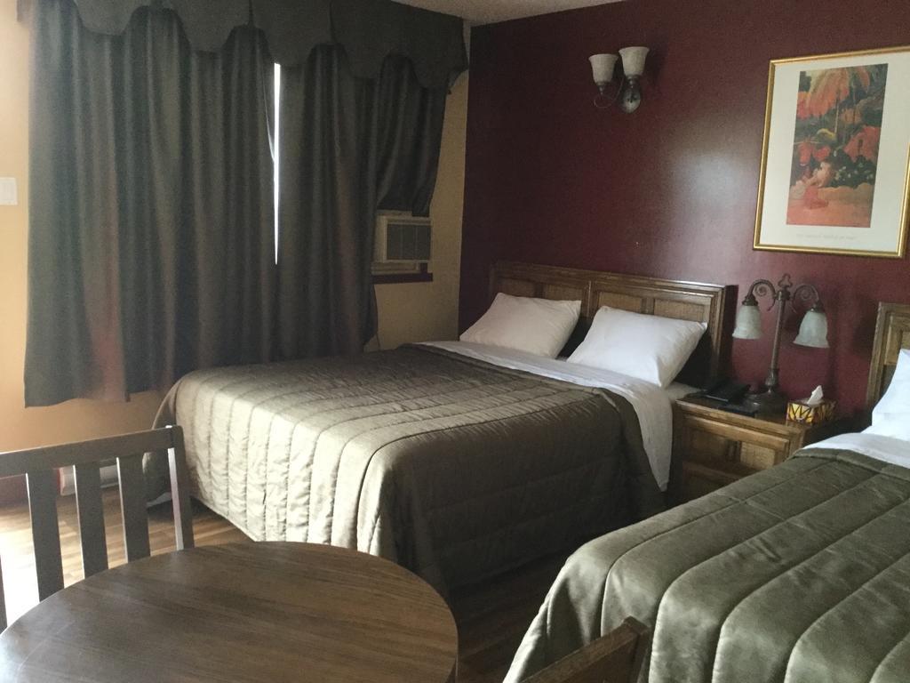 Standard Queen Room Two Queen Beds