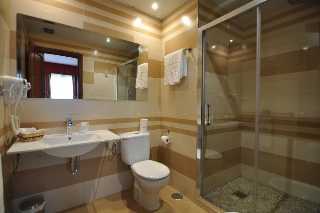 Single Room,380333155:JPEG