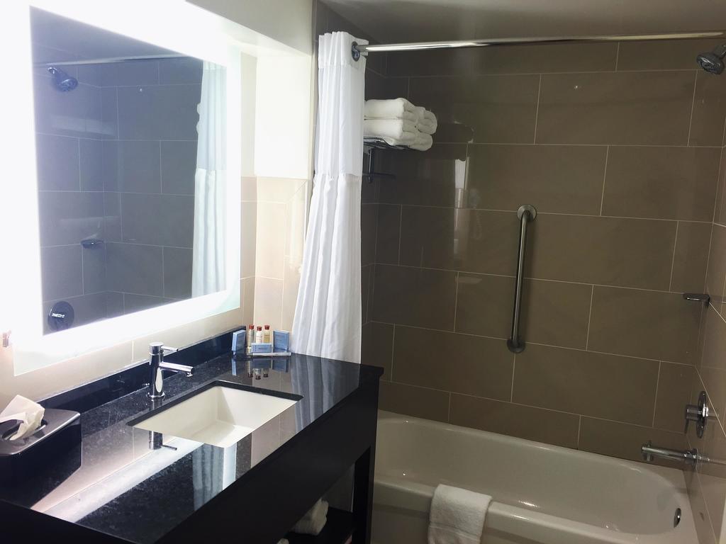 Suite Doble Deluxe con cama grande - No Fumadores