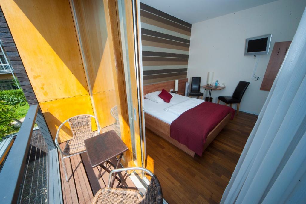 Standard Double Room,70134617:JPEG