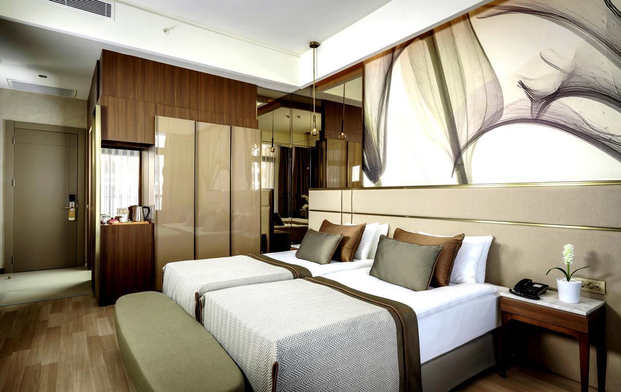 Deluxe Swim-Up Zimmer mit direktem Zugang zum Pool