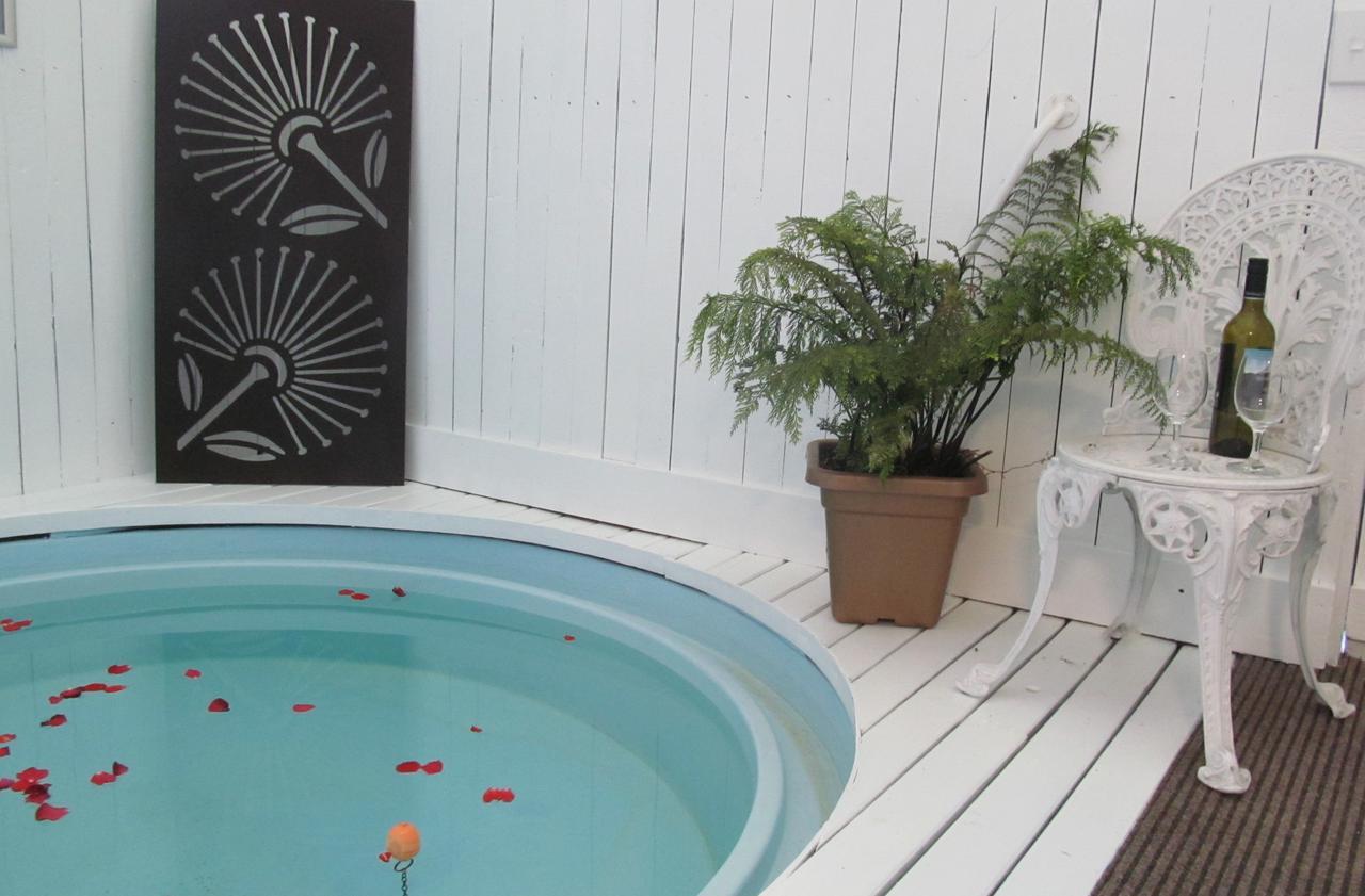 Studio Mineral Spa Pool