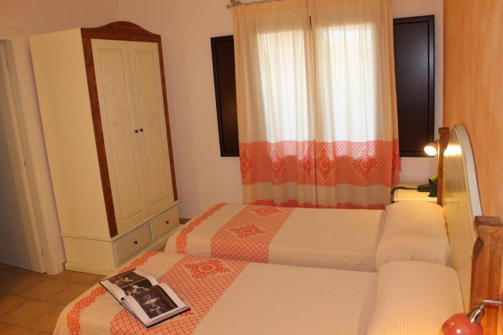 Zweibettzimmer mit Balkon