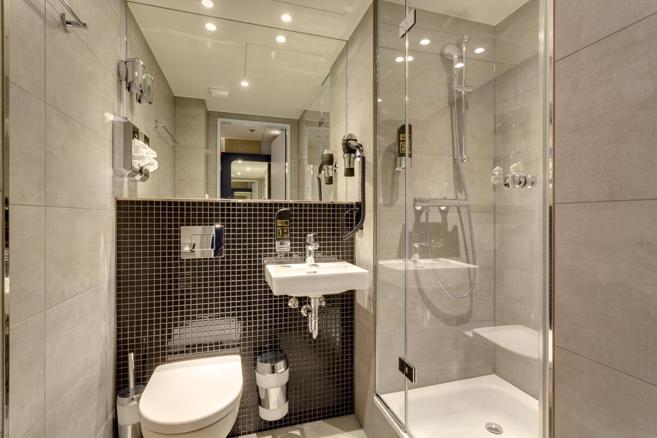 6-Bed Room,587538795:JPEG