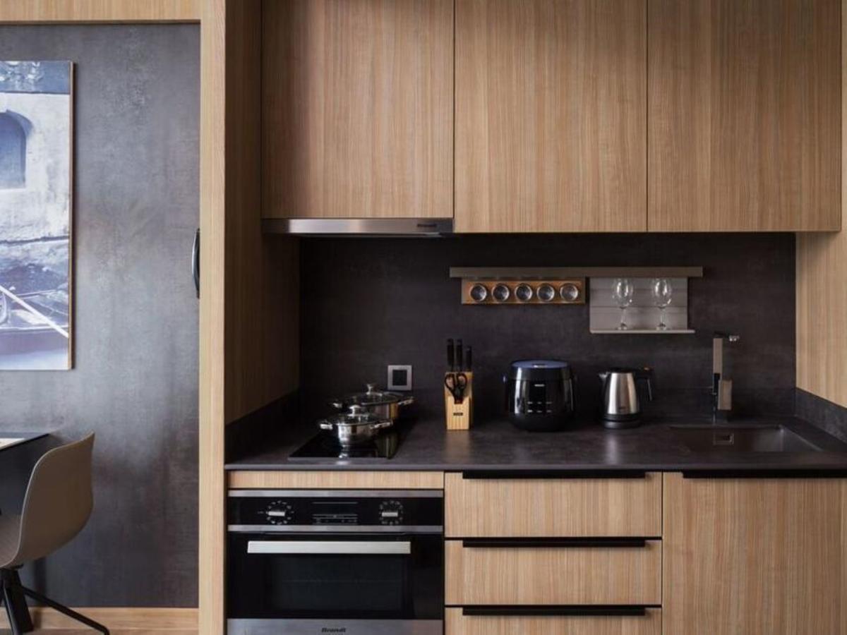 Studio Mini Bar