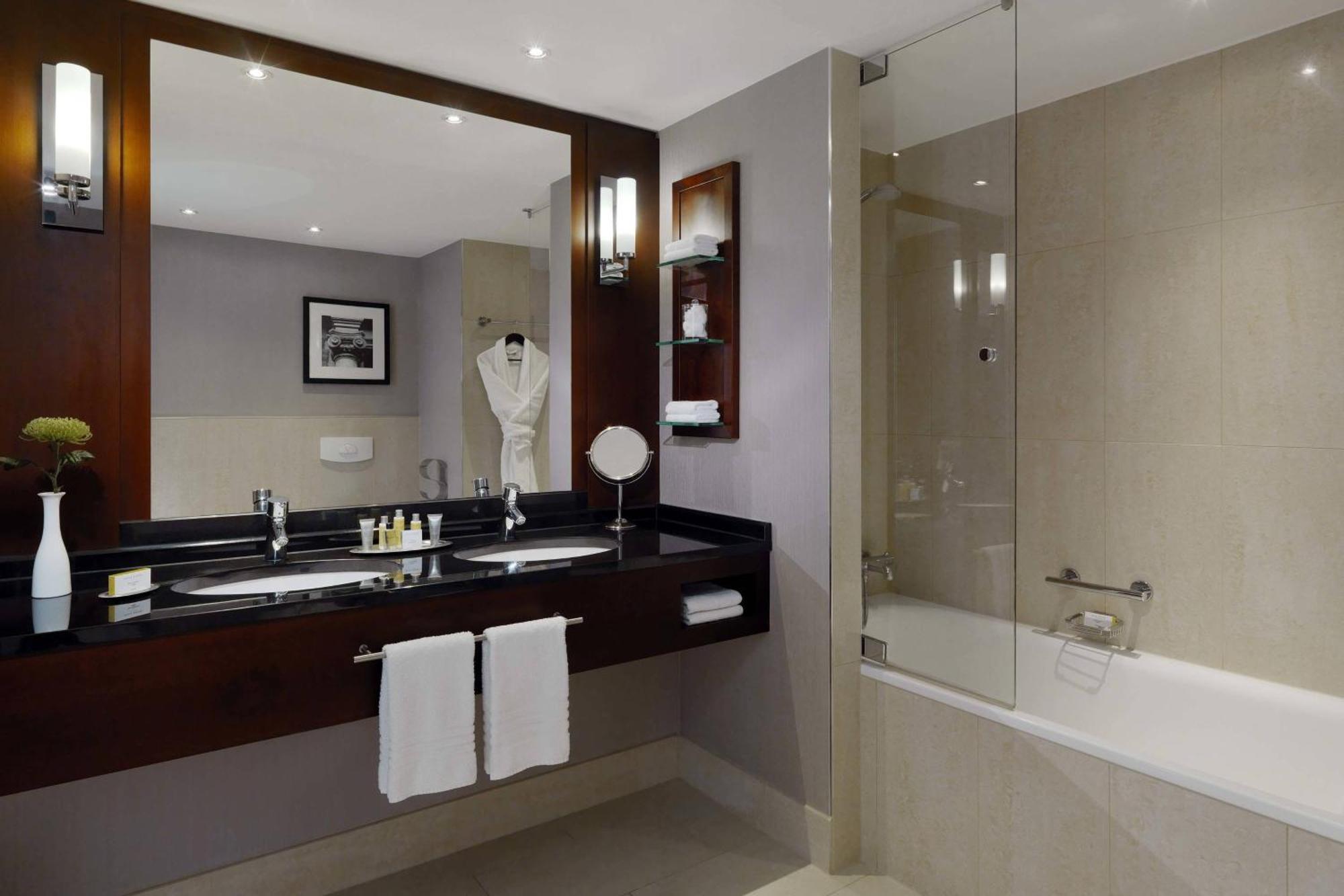 One-Bedroom Grand Suite