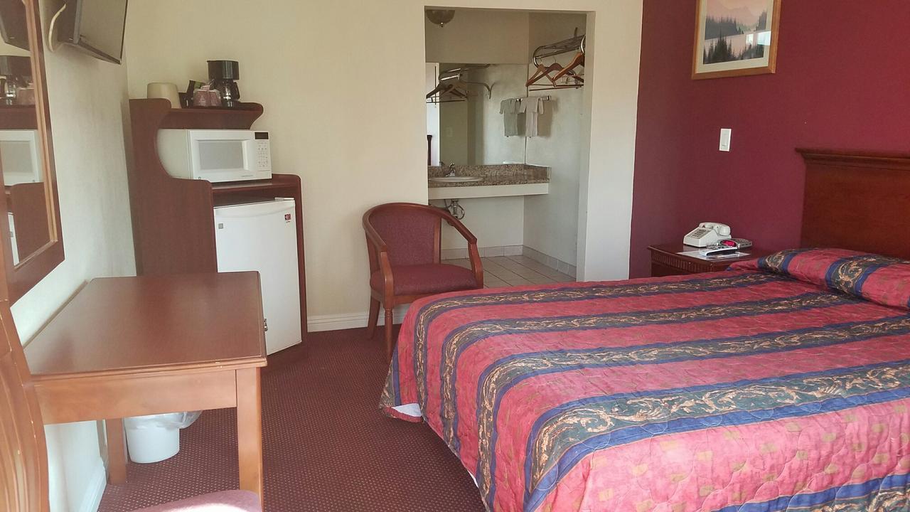 Standard Queen Room