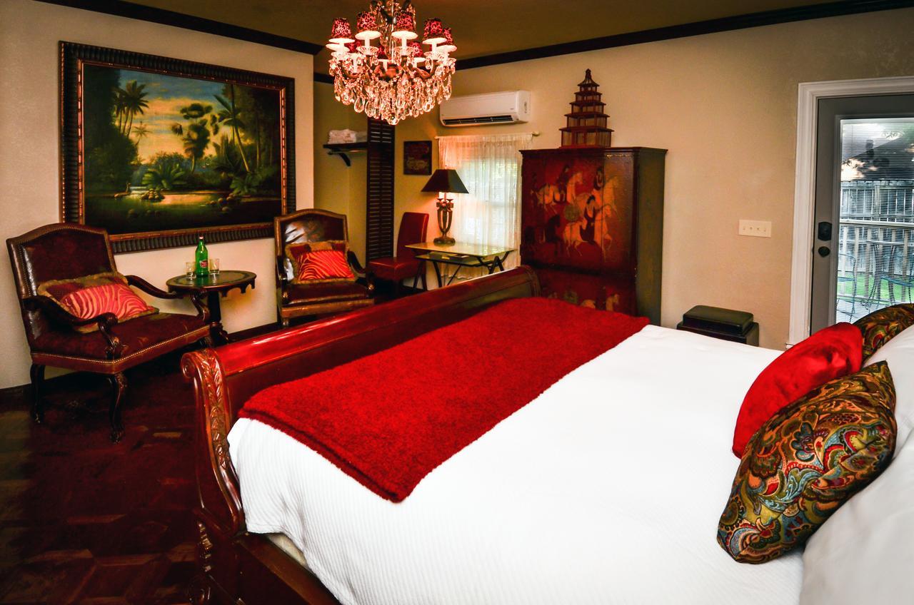 Deluxe King Suite