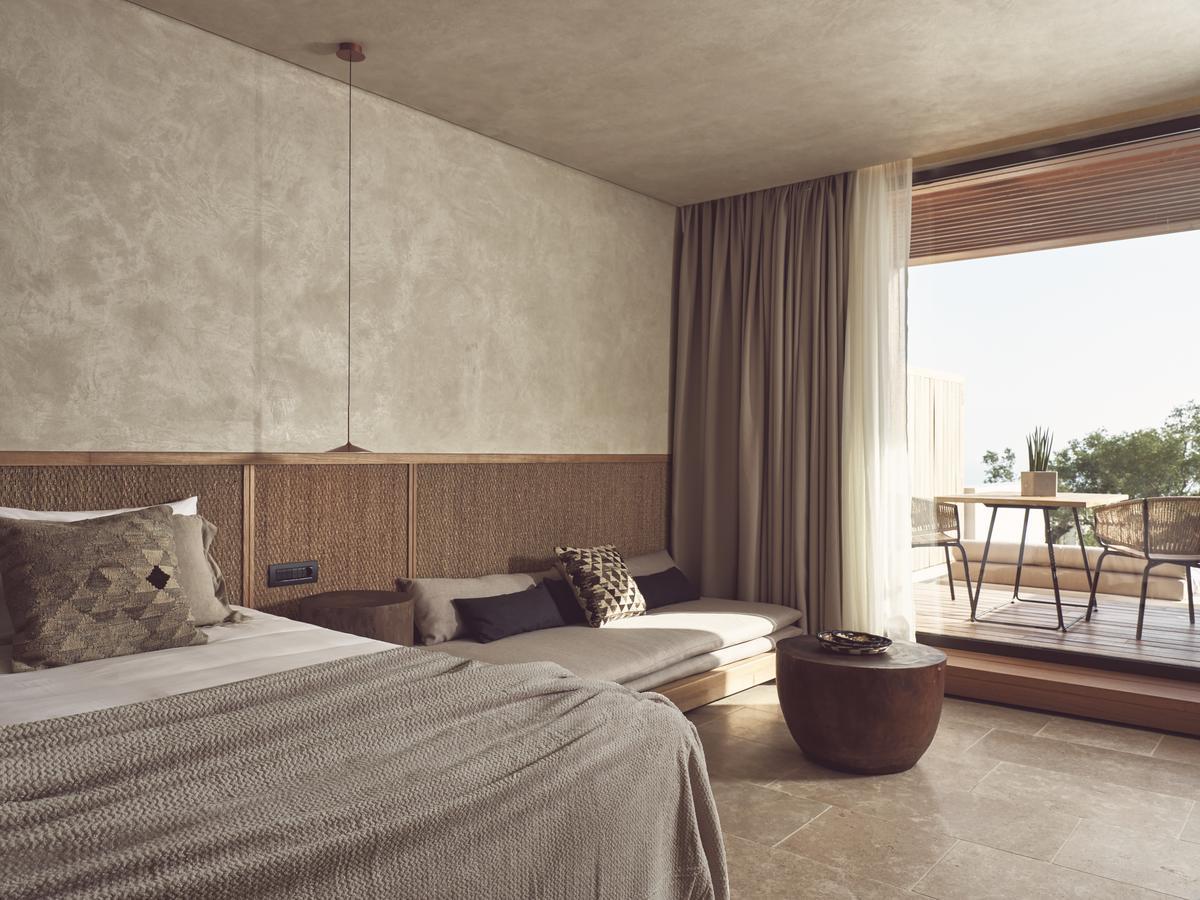 Suite Exécutive avec Piscine Privée - Vue sur Coucher de Soleil