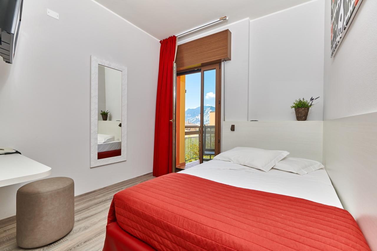 Deluxe Single Room,1669823469:JPEG