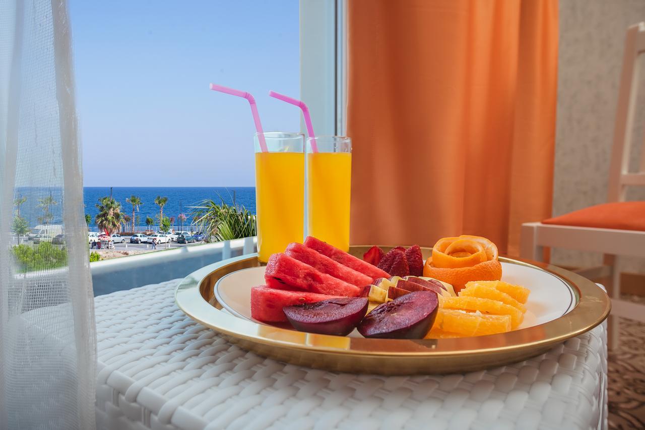 Quarto Standard com Vista Parcial do Mar