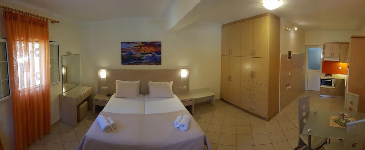 Deluxe Studio met Queensize Bed
