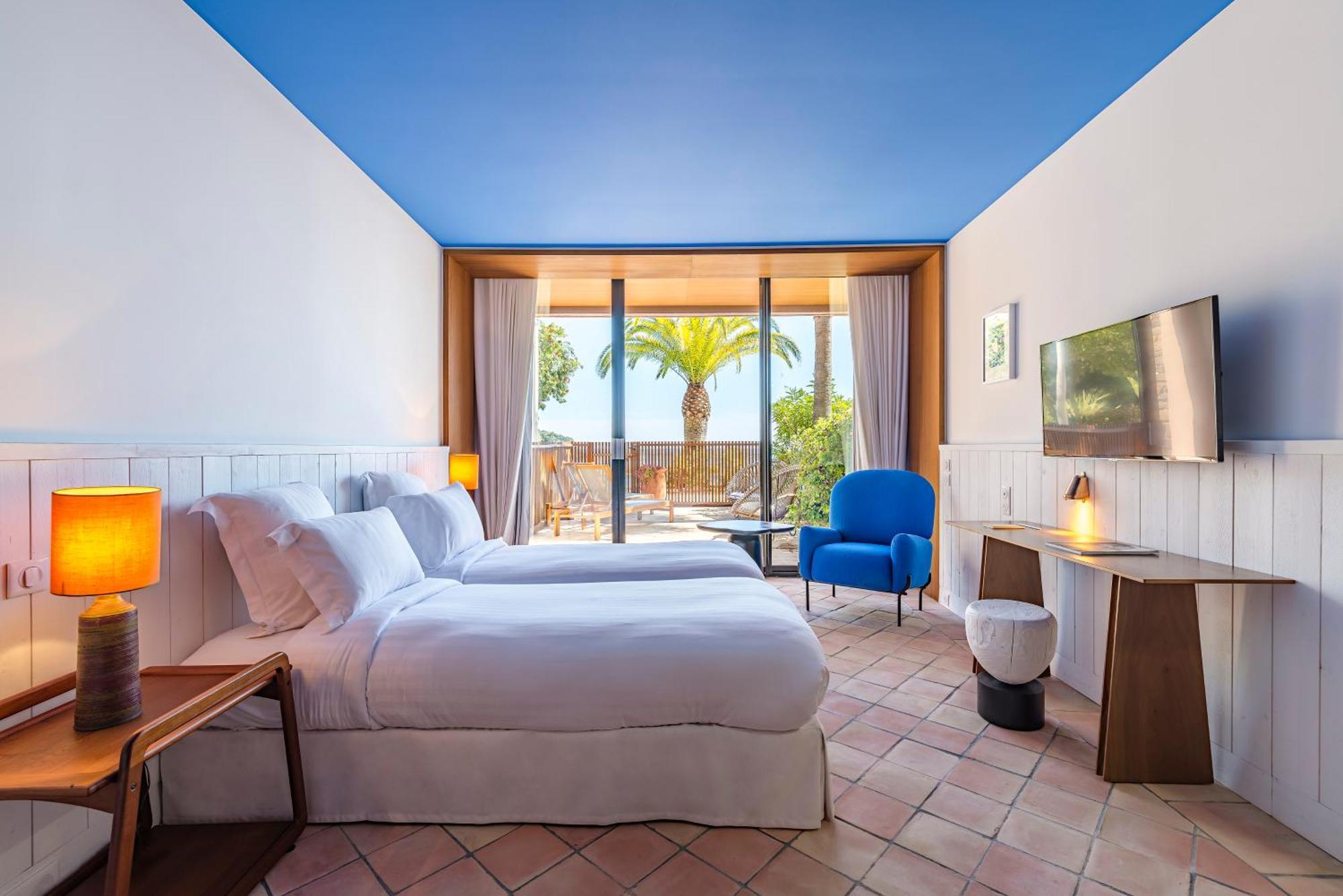 Room 32 m² terrace Swimming pool level,1774435958:JPEG
