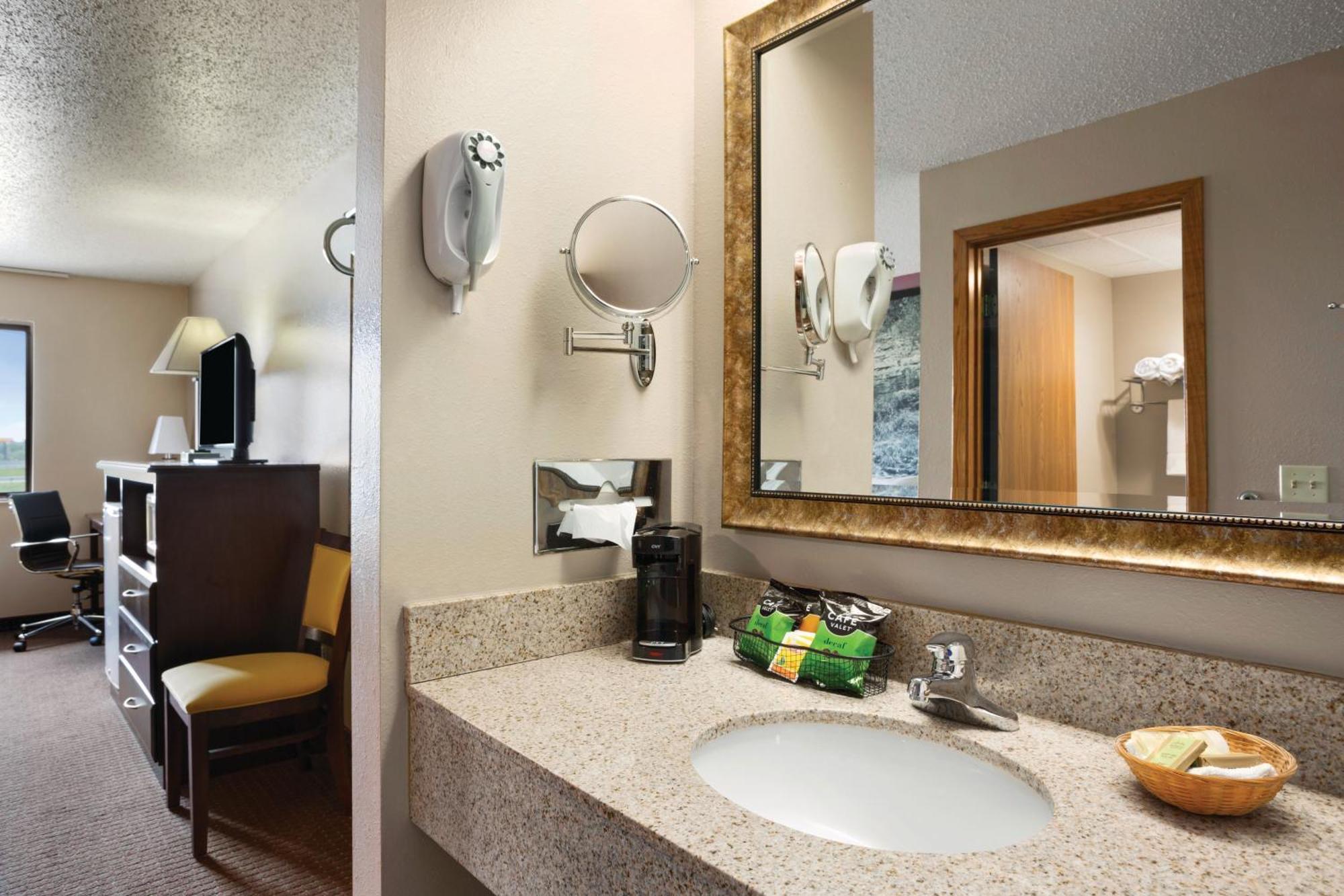 King Room - Non-Smoking,699585154:JPEG