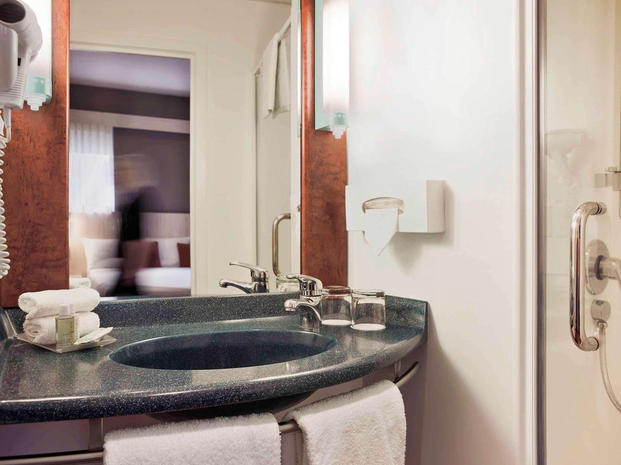 Standard Queen Room Mobility Accessible