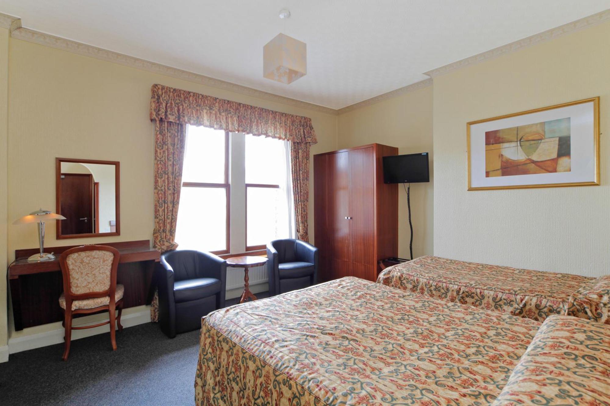 Triple Room with Private Bathroom,702163462:JPEG