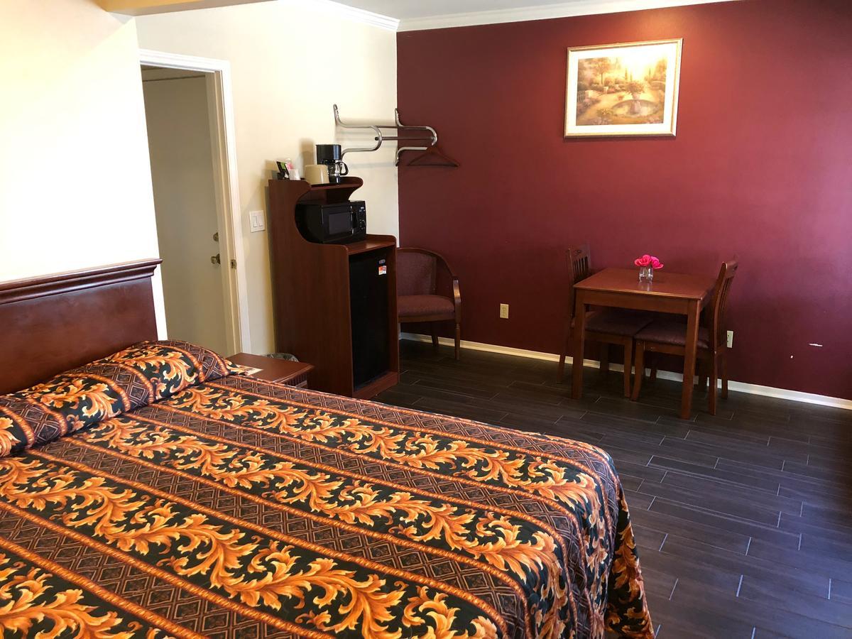 Standard Queen Room