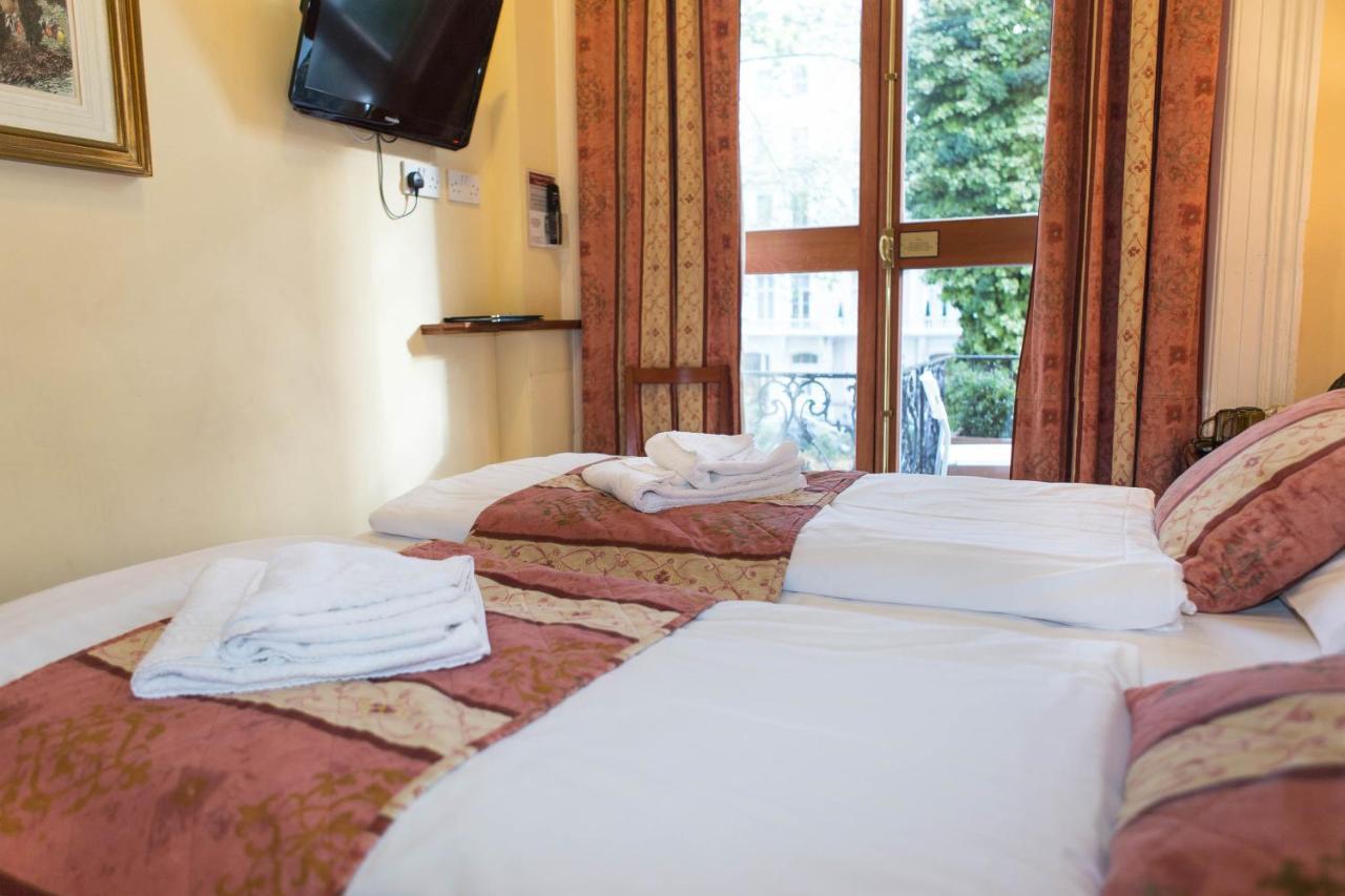 Quarto Superior com 2 Camas de Solteiro