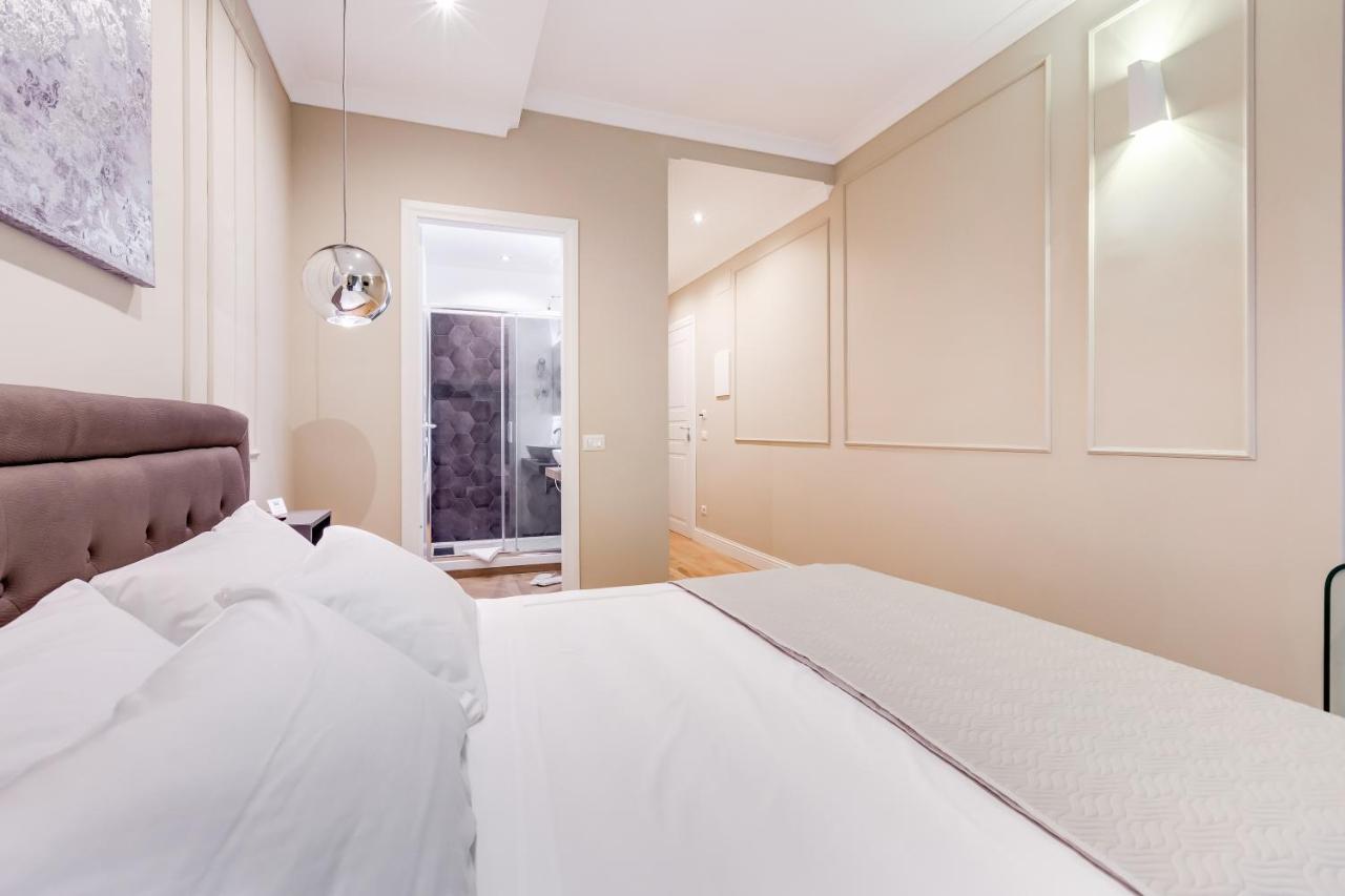 Standard Double Suite