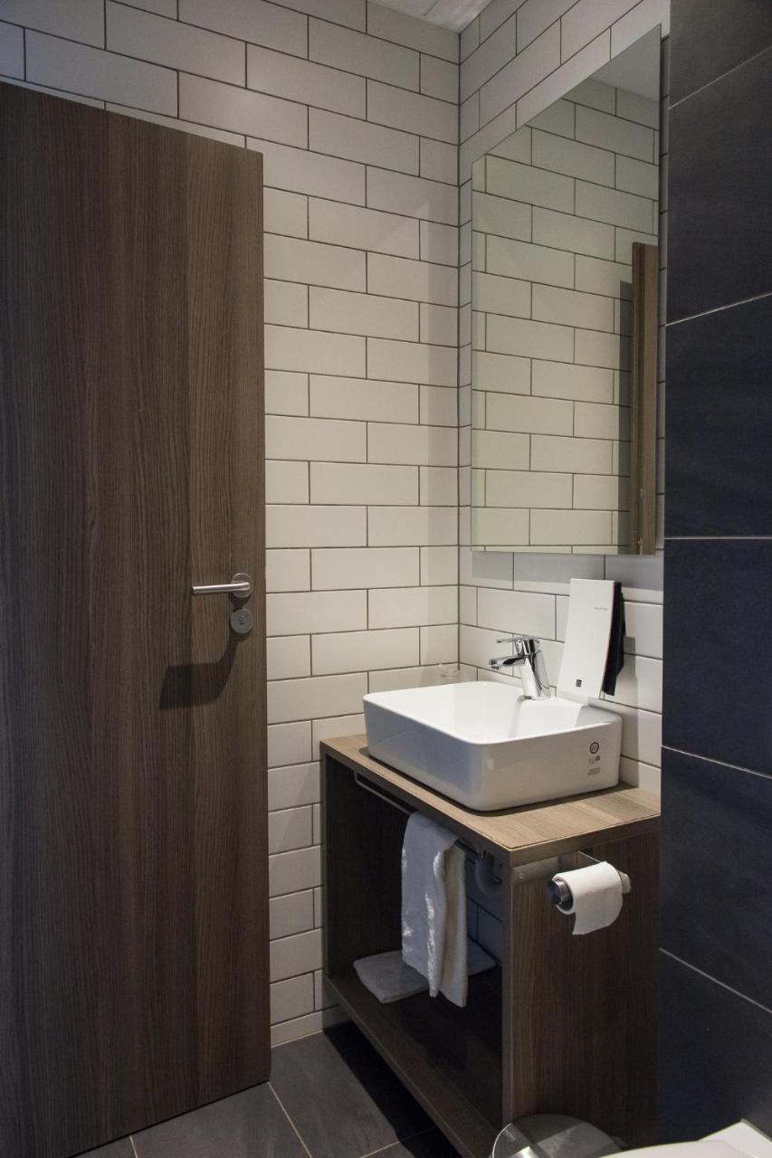 Double or Twin Room Private Bathroom