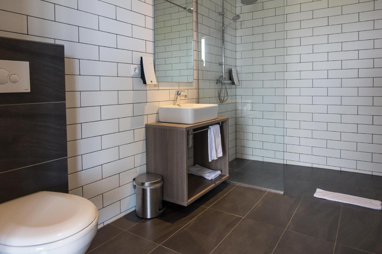 Family Room Private Bathroom