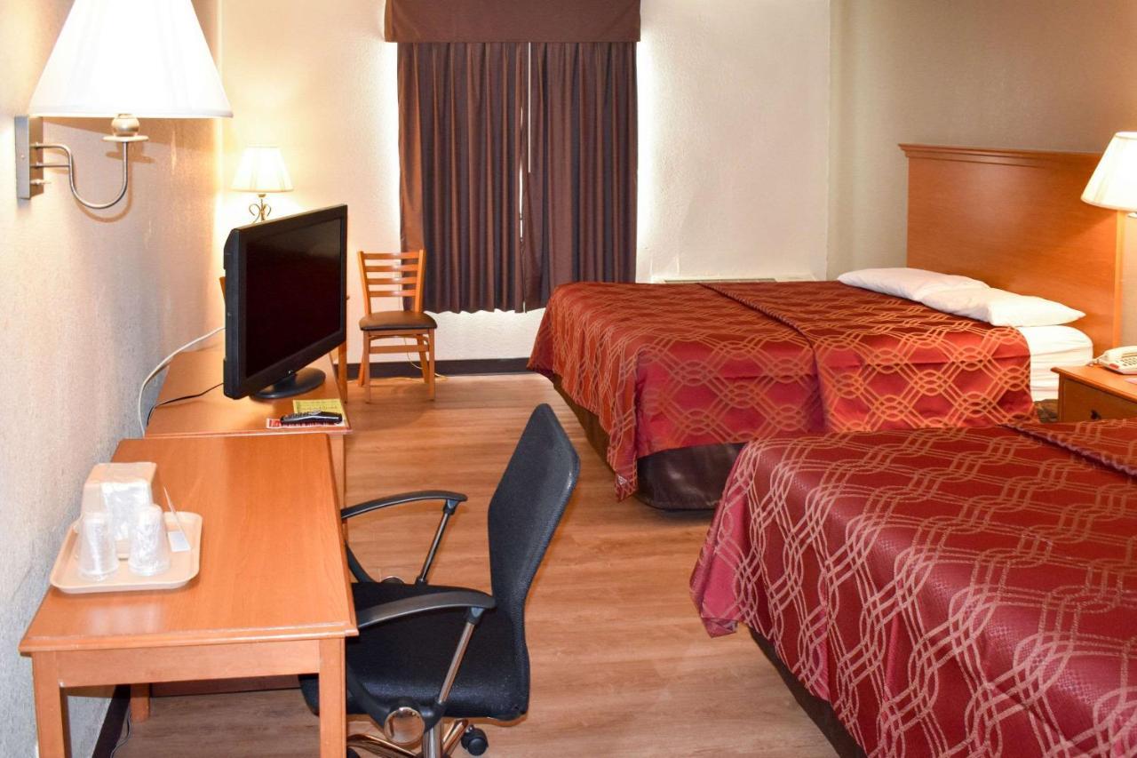 Queen Room with Two Queen Beds - Non-Smoking,743411719:JPEG