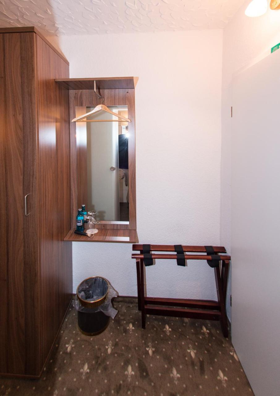 Single Room Shower