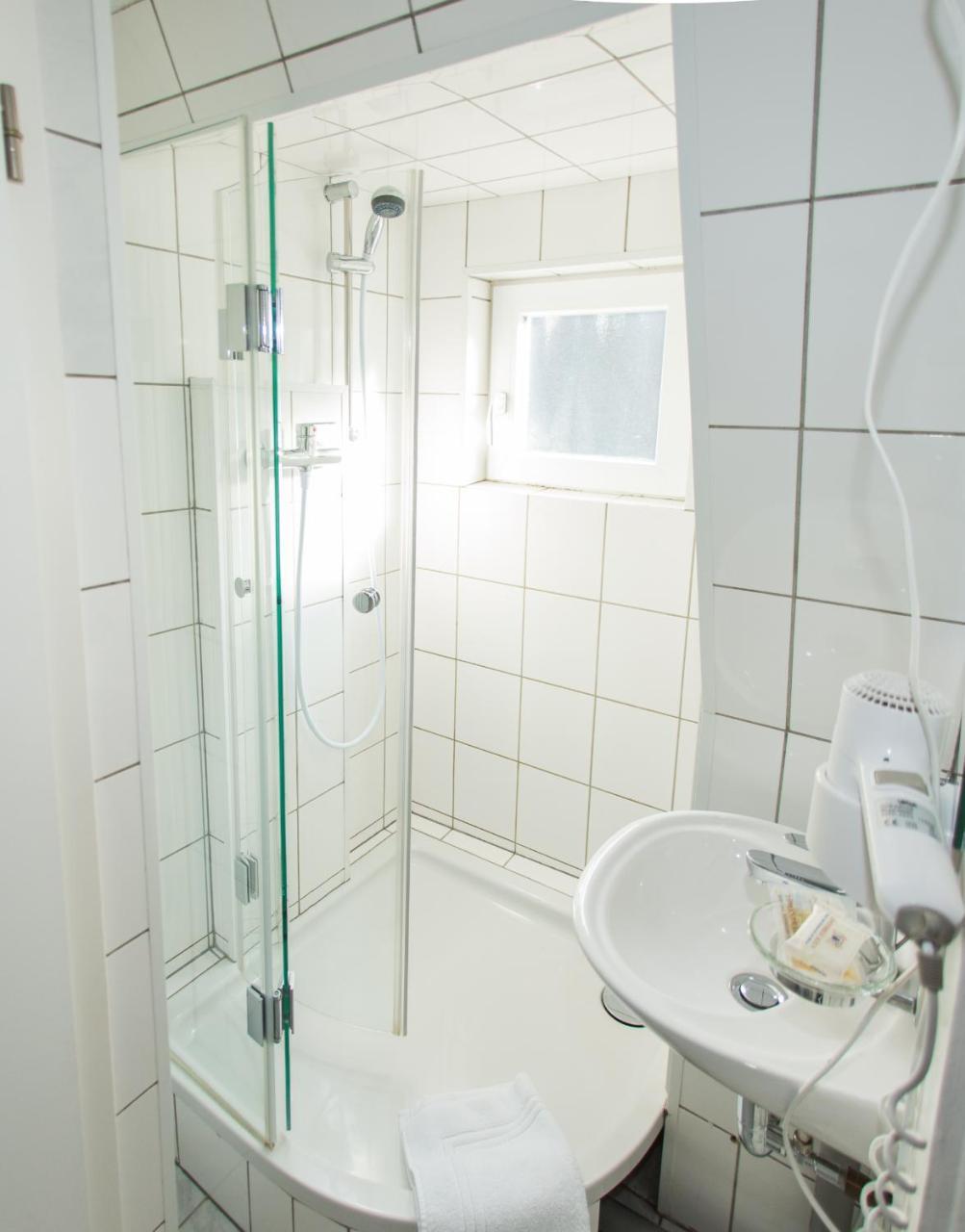 Single Room Shower