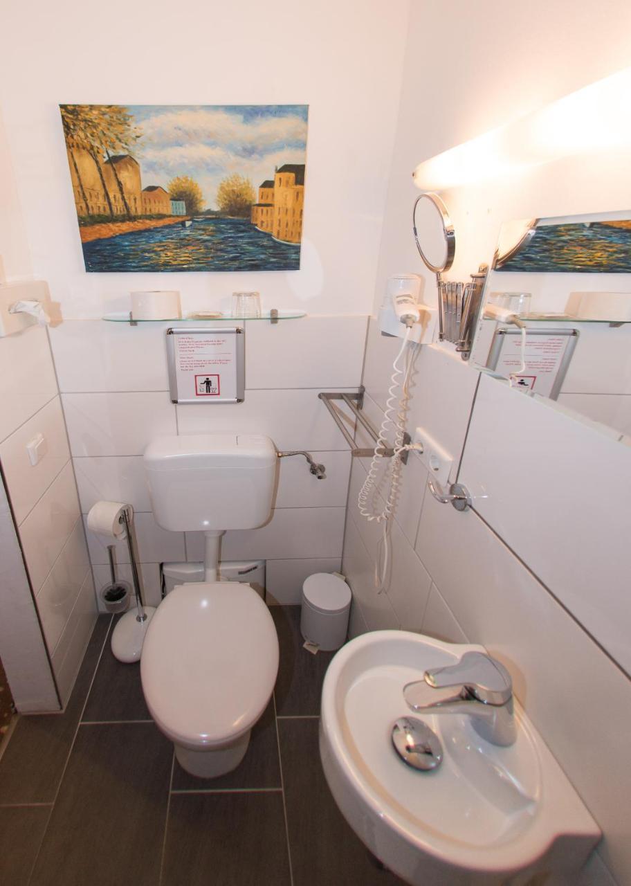 Single Room Shower