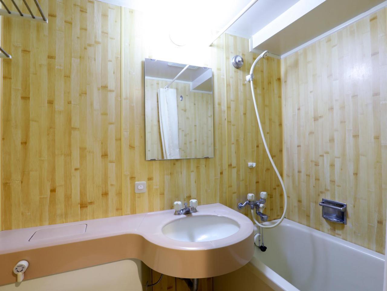 Economy Twin Room Non-Smoking