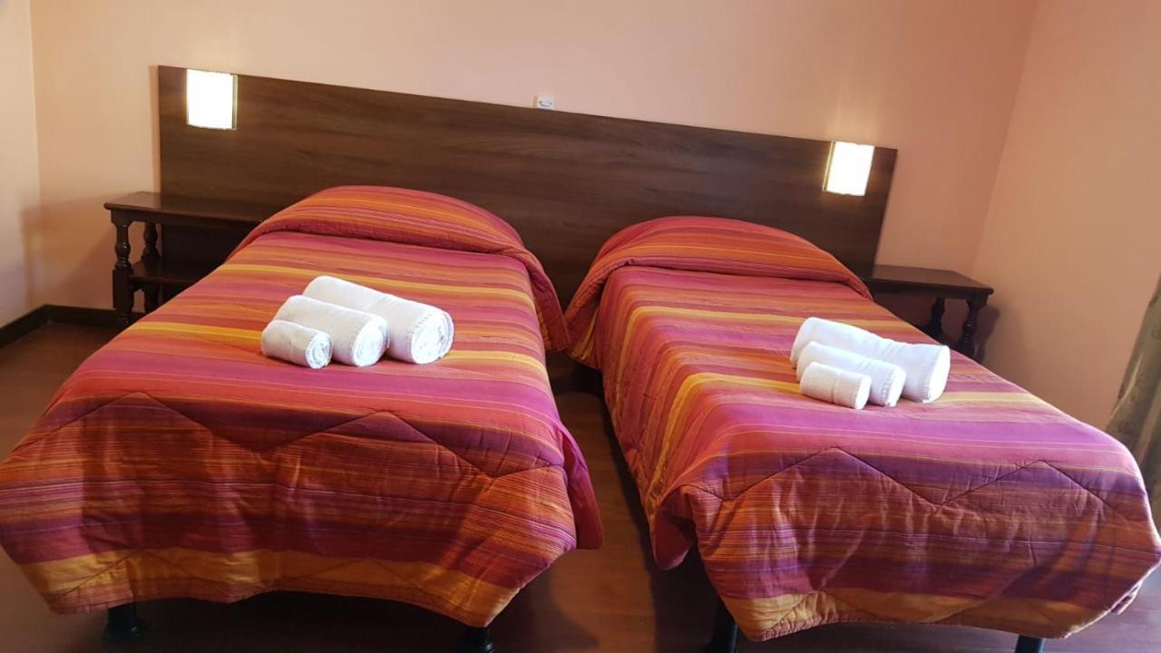 Camera Matrimoniale/Doppia con Letti Singoli con Bagno Privato