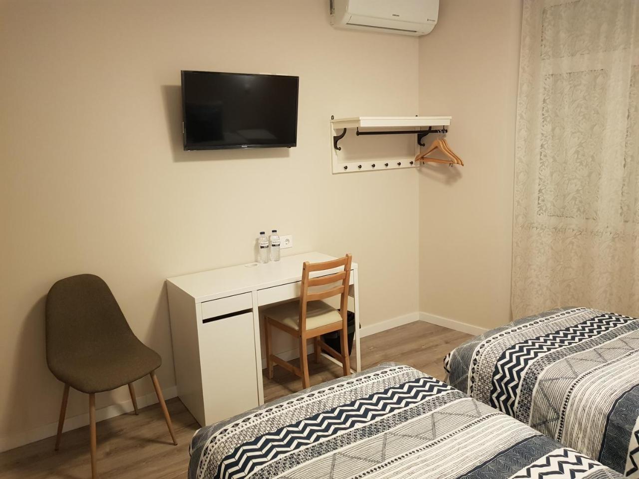 Twin Room Private Bathroom