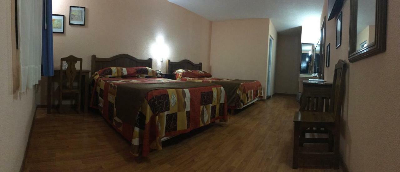 Doppelzimmer mit 2 Doppelbetten