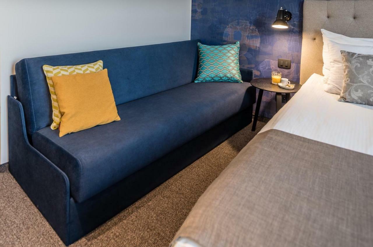 Comfort Double Room Sofa Bed