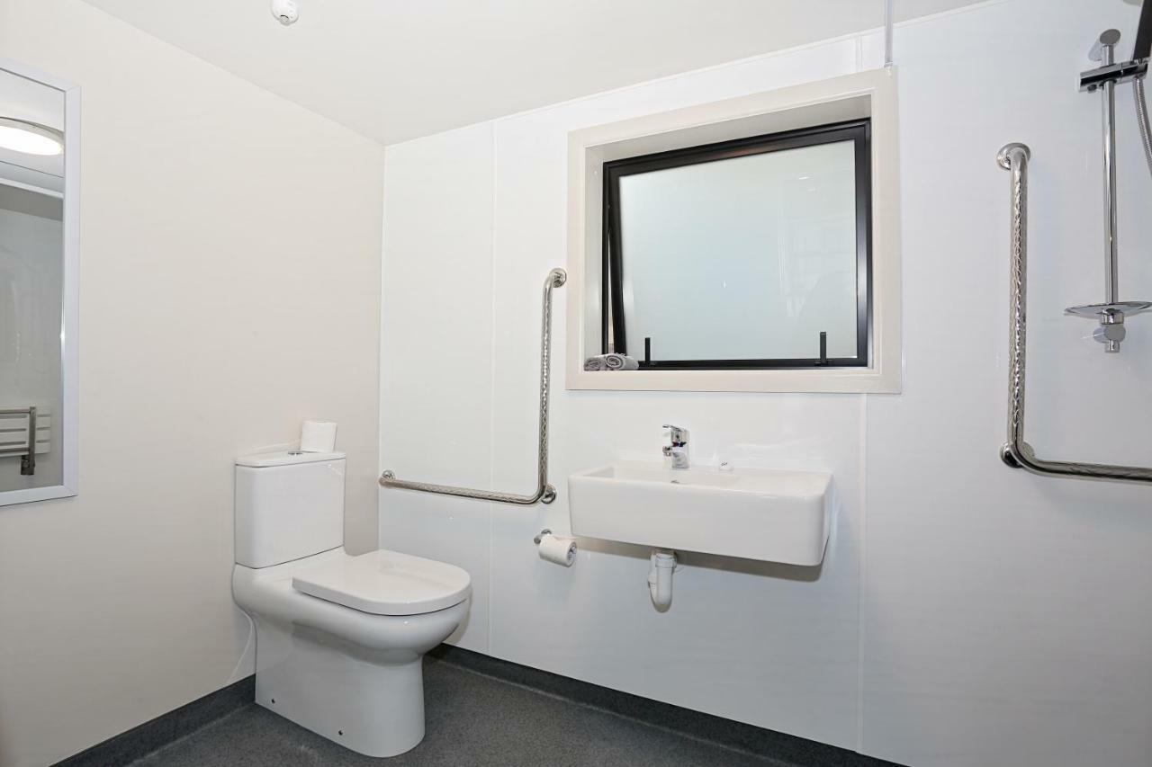 King Room Private Bathroom