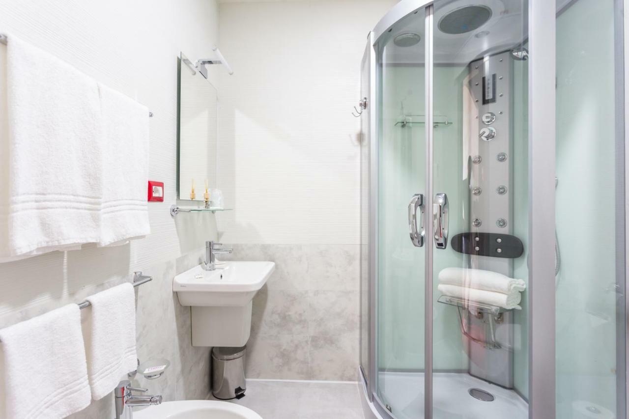 Camera Doppia con Letti Singoli con Bagno Privato