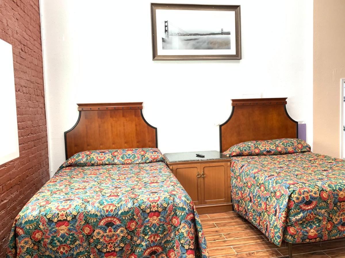 Habitación Familiar con baño privado