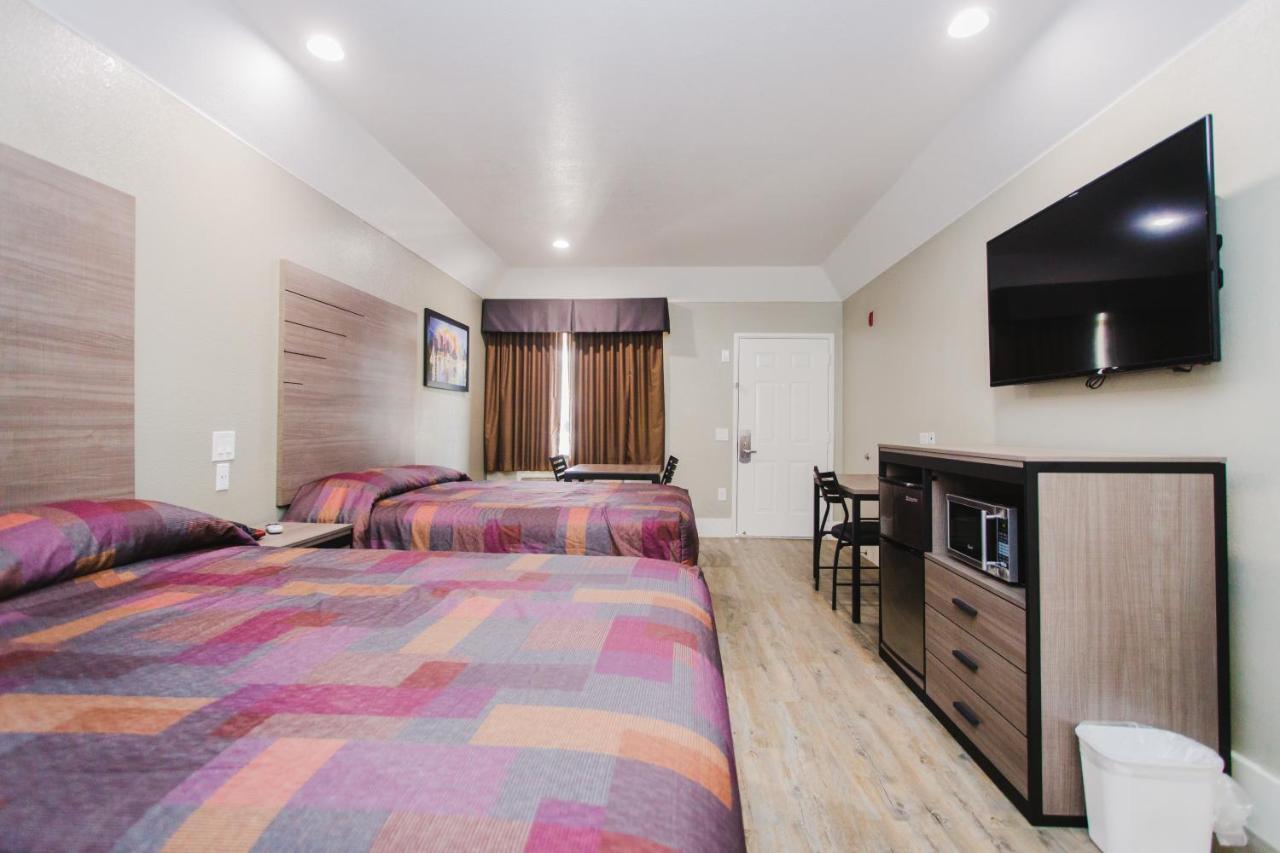 Superior Queen Room Two Queen Beds
