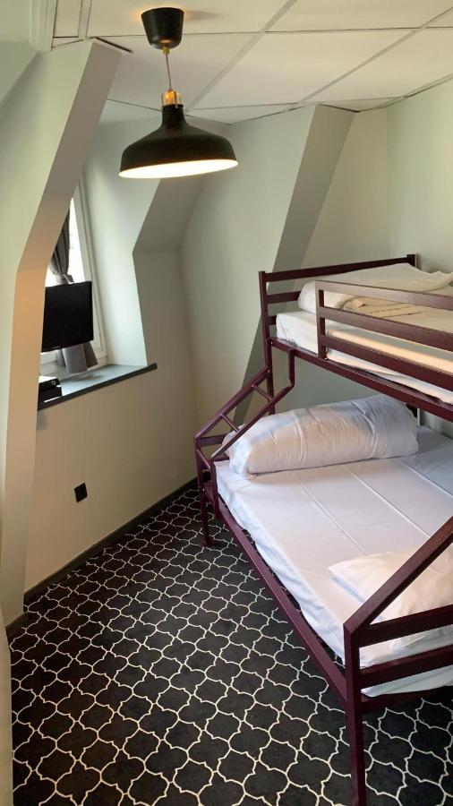 Habitación triple (cama individual sobre cama doble) con baño privado